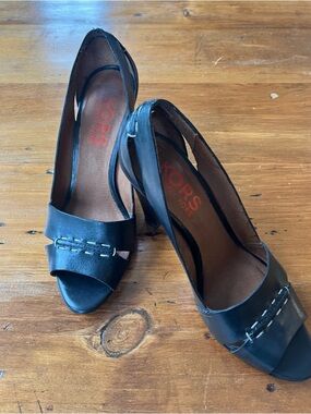 MICHAEL KORS Black Leather Peep-Toe Heels size 6